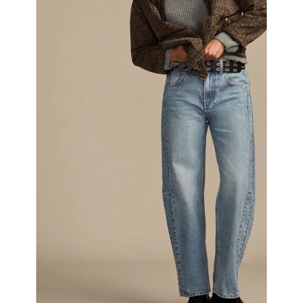 Lucky Brand womens medium wash barrel jeans size 6/28